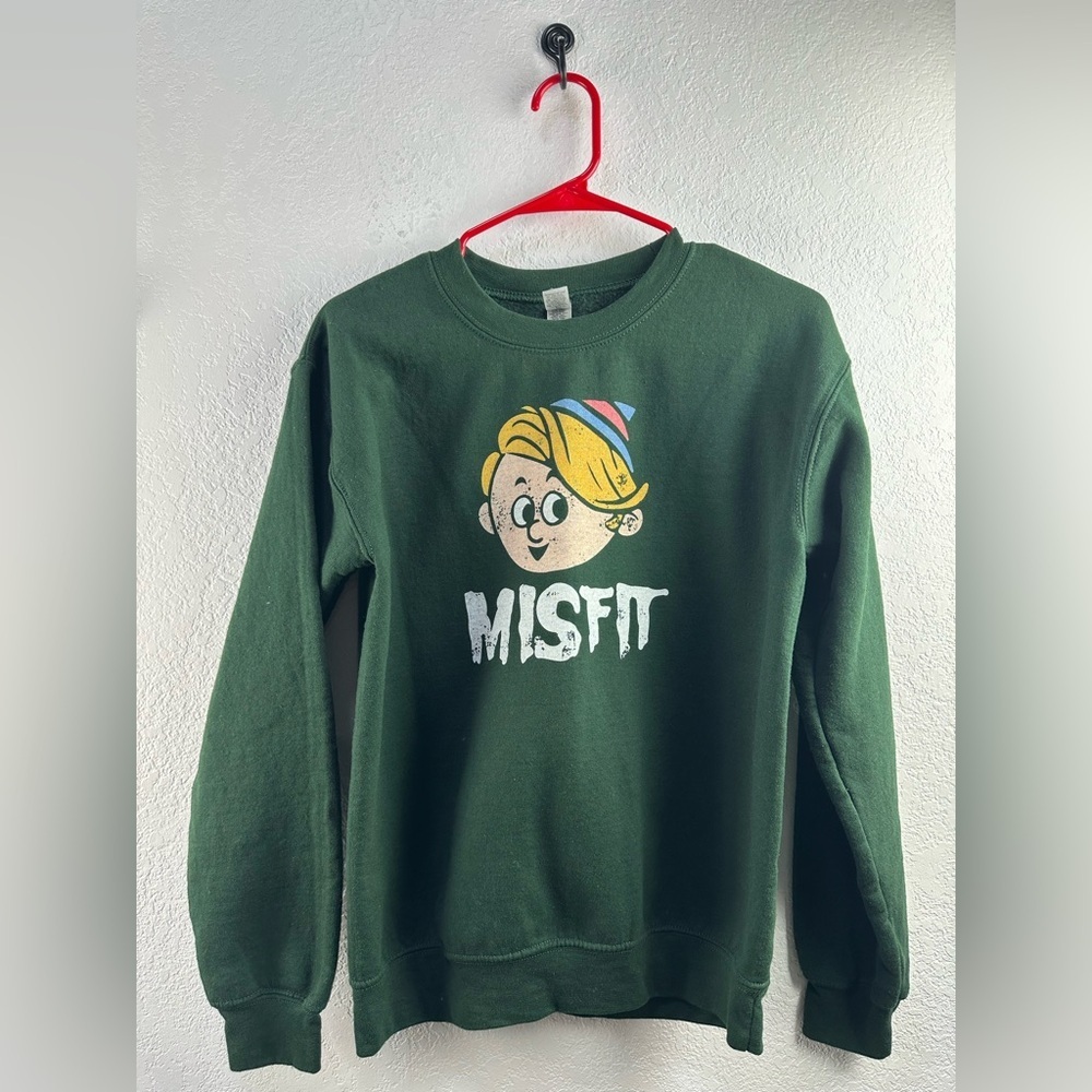 Gildan Juniors Graphic Sweatshirt - Green with Cartoon Design Size Small